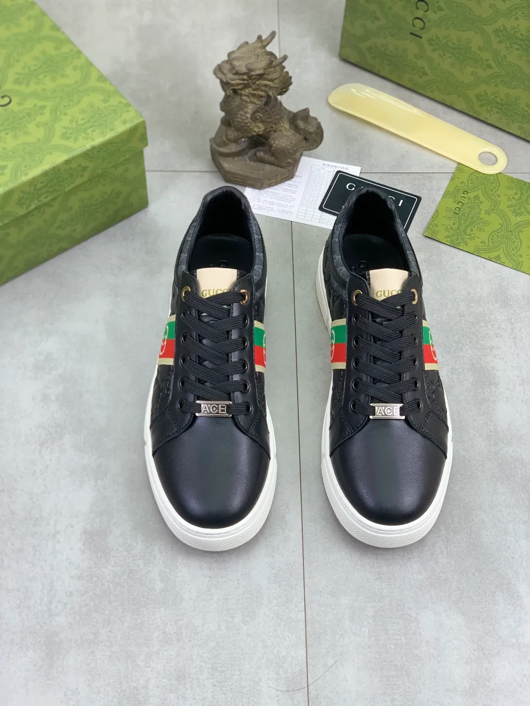 Men's Men's Shoes P420 💰[New Style] 🆘 The latest model from Gucci's official website🎁Classic casual and fashionable men's shoes👟Hot style💥Simple and elegant style, exclusive for trendy men. Unique latest brand elements from the official website👑Gucci original decoration, fashionable and generous, made of original soft calfskin fabric➕Comfortable soft sheepskin lining ✅The official website specifies wear-resistant rubber outsole_full of elasticity, classic model taken in real life🎬Color: 2️⃣colors available😍Number: 38-44